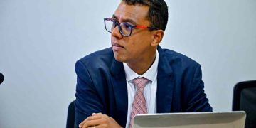 Lula nomeia advogado Nauê Bernardo como ministro substituto do TSE