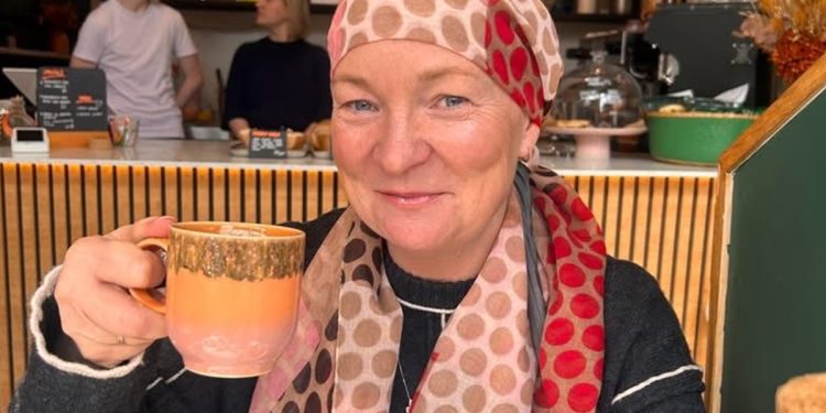 Mulher confunde sintomas com demência e descobre câncer cerebral