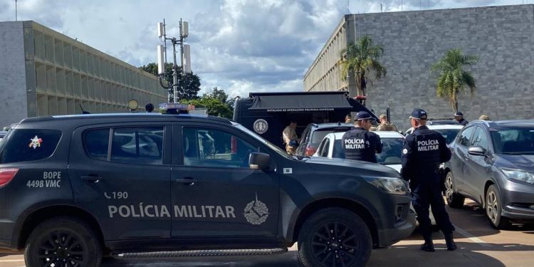 Objeto suspeito na Esplanada dos Ministérios mobiliza polícia militar