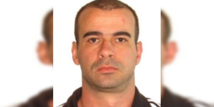 Mesmo preso, policial penal que atirou em tatuador recebeu R$ 222 mil