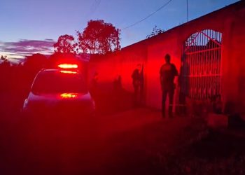 Servidor do Detran-DF é alvo de operação por fraudes em registros de veículos. Veja vídeo