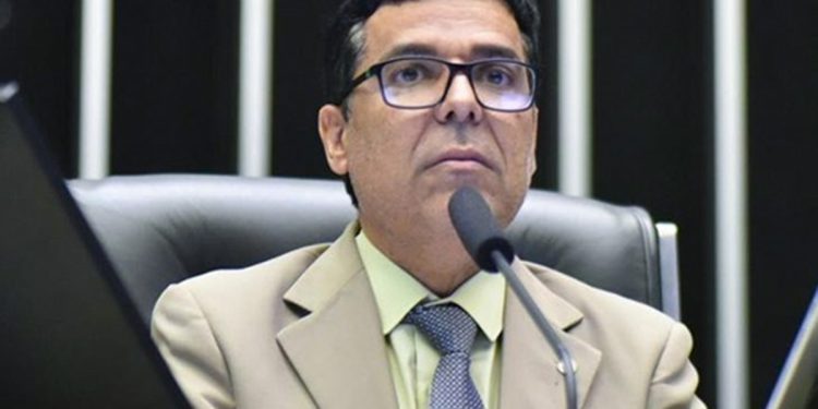 Morre, aos 58 anos, Professor Paulo Fernando, ex-deputado do DF