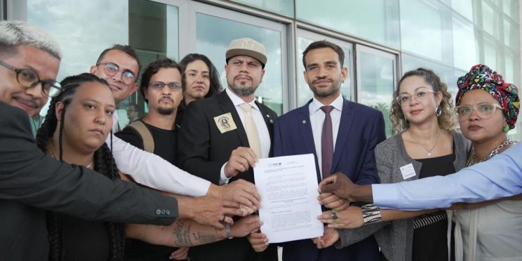 Rede e PSol protocolam novo pedido de impeachment contra Ibaneis