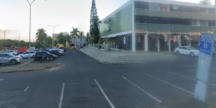 “Meu ex está em frente à academia”, disse mulher ao ligar para a PM. Ouça áudio