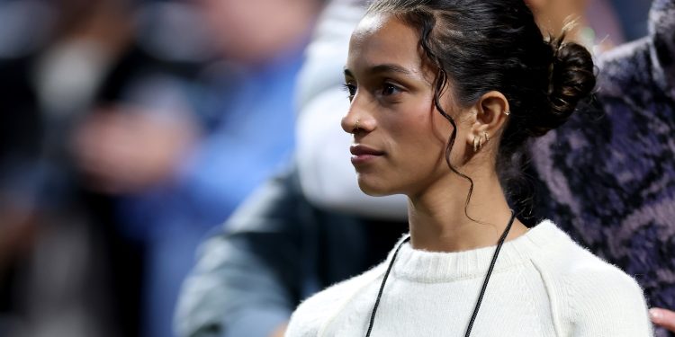 Contusão óssea no joelho: ortopedista explica lesão de Rayssa Leal