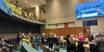 Colchão e jogo do Brasil: espera de PL provoca falas inusitadas na CLDF