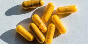 Anvisa alerta para risco de danos ao fígado por suplementos de cúrcuma
