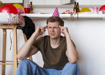 Excesso de estímulos e interações pode causar ressaca social. Entenda