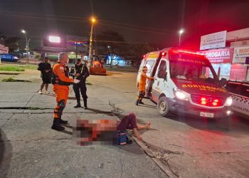 Justiça manda soltar mulher que perseguiu e esfaqueou homem no DF