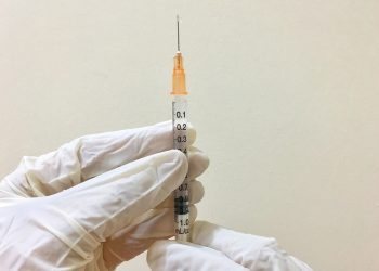 Estudo: alumínio presente nas vacinas é seguro e não causa doenças