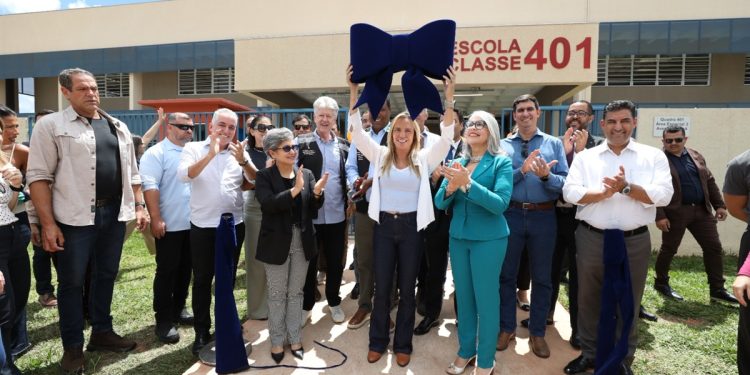 Celina Leão inaugura escola classe no Itapoã Parque