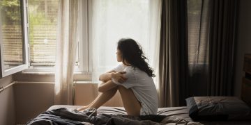 Solidão é fator de risco tão grave quanto fumar, explicam psiquiatras