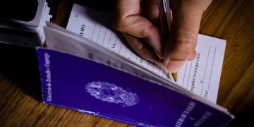 DF tem 895 vagas de trabalho nesta quinta com salários de até R$ 3 mil