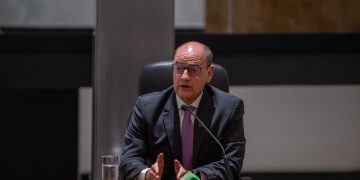 Sem eleição definida, atual governador do Rio mantém secretários ligados a Cláudio Castro