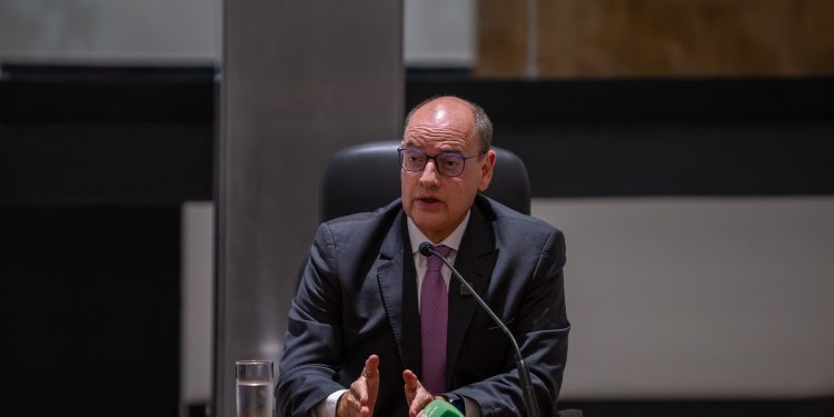 Sem eleição definida, atual governador do Rio mantém secretários ligados a Cláudio Castro