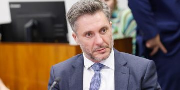 Uso de perfis falsos pelo deputado Alex Manente revelada pela Pública gera denúncia ao MPF
