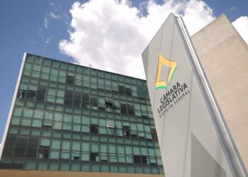 CLDF derruba veto ao PL sobre aposentadoria especial para professores