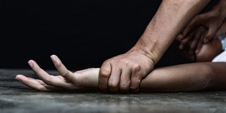 Idosa fica gravemente ferida ao tentar defender filha de agressão no DF