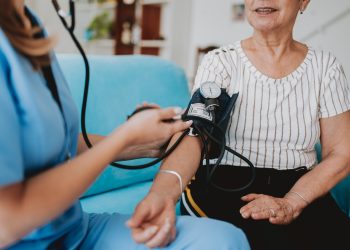 Hipertensão: os alimentos que pioram a pressão e você precisa evitar