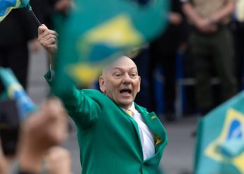 Luciano Hang se manifesta sobre ação que pede R$ 500 mil por estátua. Veja vídeo