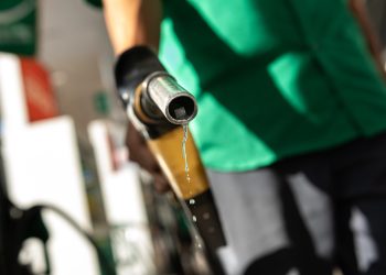 Cade revela estratégia de aumento do combustíveis de modo coordenado