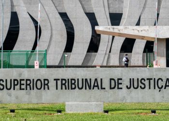 STJ mantém decisão que limita divulgação do meme “fumando dinheiro”