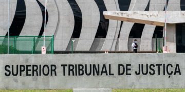 STJ mantém decisão que limita divulgação do meme “fumando dinheiro”