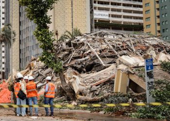 Torre Palace: 87 toneladas de ferro dos escombros são encaminhados para reciclagem