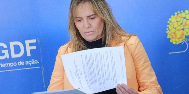 Celina decreta corte de até 25% dos contratos e suspende reajustes