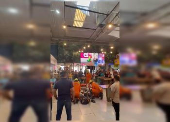 Trabalhador cai de telhado na Feira dos Goianos e fica em estado grave. Veja vífro