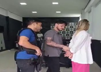 Advogada é presa dentro de escritório por suposta difamação a delegado. Veja vídeo
