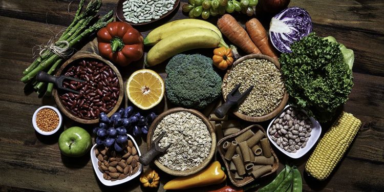 Fibra e proteína: quanto mais, melhor? Nutricionistas esclarecem