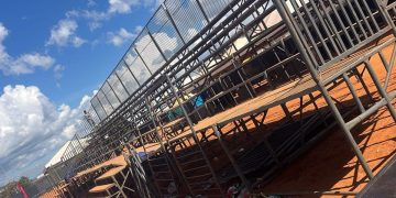 Parte de arquibancada cede em rodeio no DF e deixa feridos