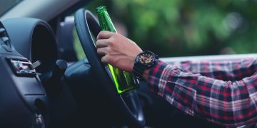 Marido de professora é preso ao tentar sair de DP dirigindo bêbado