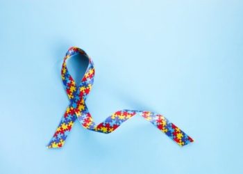 2,4 milhões de pessoas com autismo: veja como apoiar os filhos