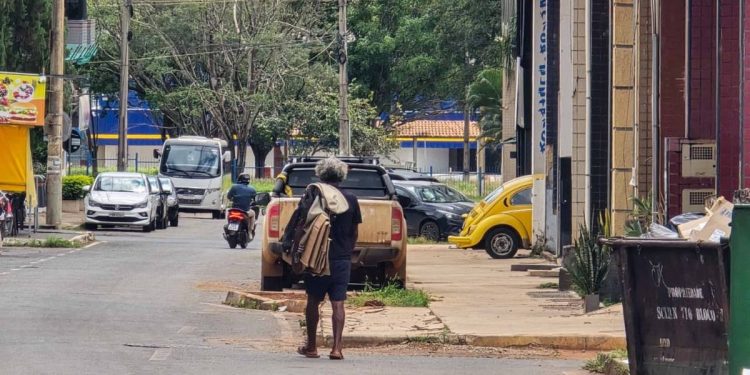 Moradores fazem relatos chocantes sobre tráfico de drogas na Asa Norte: “Parece invasão zumbi”