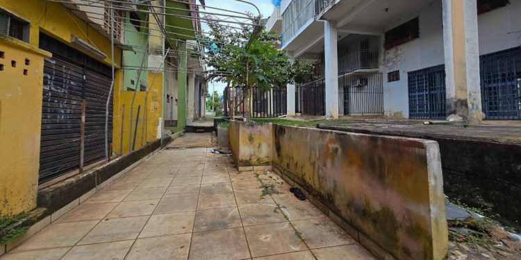 Asa Norte: travestidos de moradores de rua, bandidos aterrorizam no “beco do crack”