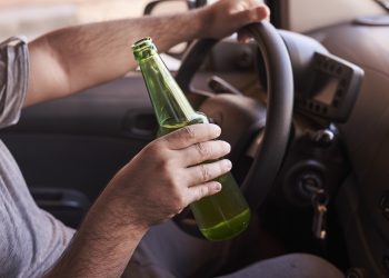 Homem preso ao dirigir bêbado já tinha condenação por causar acidente