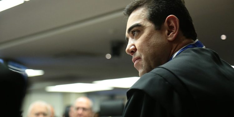 Bruno Dantas autoriza envio de documentos do BRB e da Caixa para comissão do Senado
