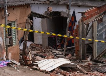 Pai de criança soterrada: “É triste chegar e ver minha filha assim”