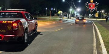 Mulher fica ferida e com fratura na perna após atropelamento na UnB