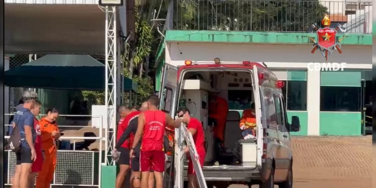 Barcos a remo batem de frente no Lago Paranoá, atleta tem hemorragia. Veja vídeo