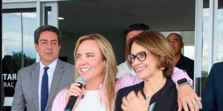 Ao lado de Damares, Celina evita falar número do PT: “São 12 + 1”. Veja vídeo