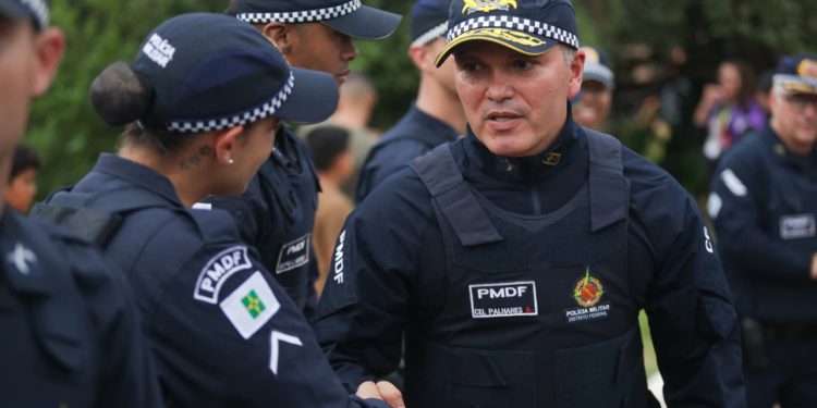 Homem é preso após assediar e ameaçar mulheres durante Via Sacra