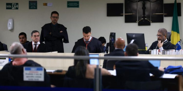 Júri da maior chacina do DF chega ao 5º dia com sustentações da defesa
