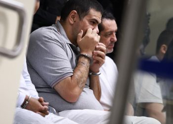 Delegado diz que criança de 7 anos tentou defender a mãe de chacina