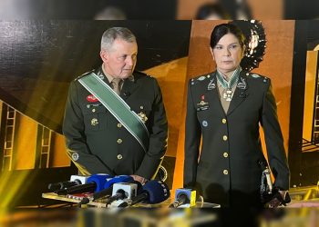 “Está se cumprindo a missão”, diz primeira mulher general do Exército