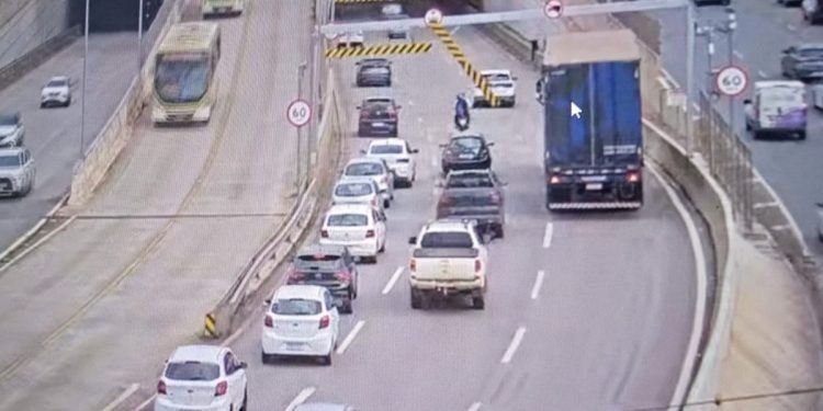 Após 4 acidentes seguidos, Túnel Rei Pelé terá reforço na sinalização