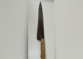 Ladrão dá facada e rouba iPhone de mulher no DF; PM prendeu homem