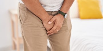 Homens que não se secam após urinar correm mais risco de ter doenças. Veja vídeo